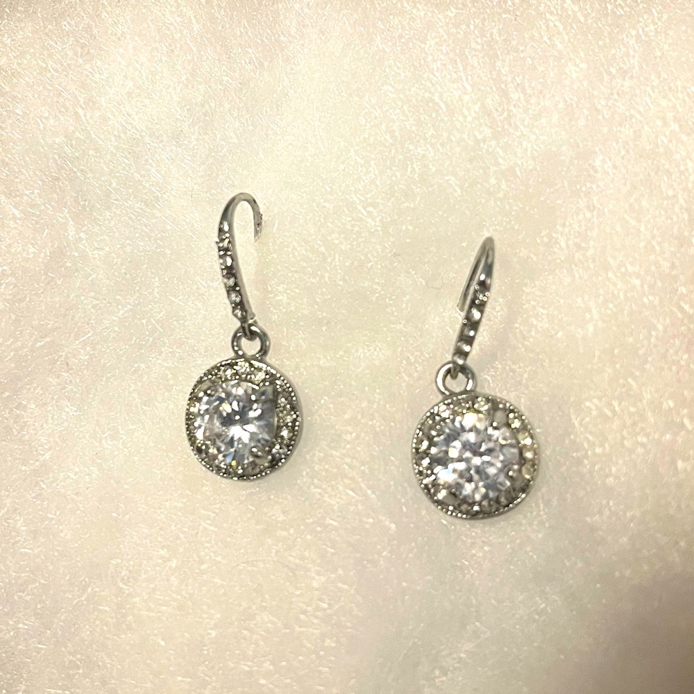 Rhinestone dangled earrings